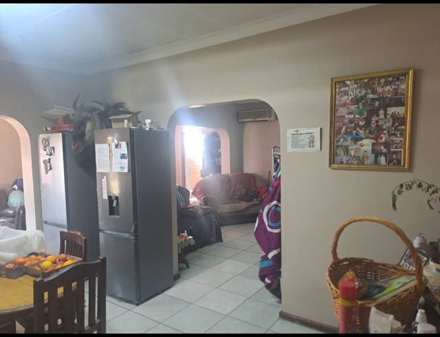 3 BEDROOM FREEHOLD FOR SALE IN RUSTENBURG NORTH
